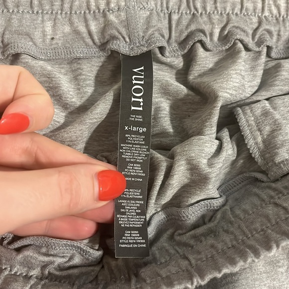 Vuori Gray Camo Performance Jogger Sz XL - Picture 2 of 6